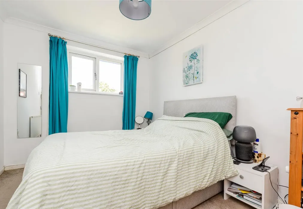 Bedroom 1 - Caxton Close, Hartley, Longfield, Kent - Wards of Kent
