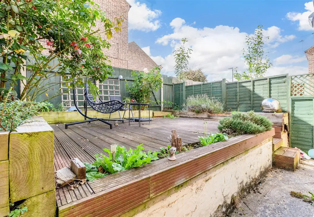 Rear Garden - Caxton Close, Hartley, Longfield, Kent - Wards of Kent