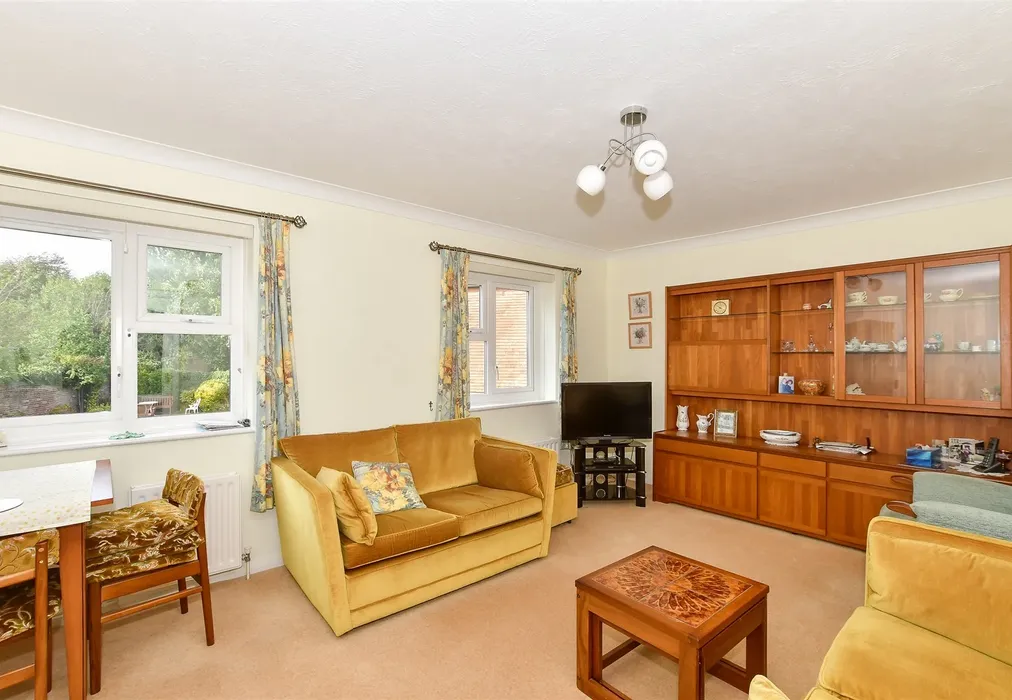 Lounge - Linden Chase, Uckfield, East Sussex - Wards of Kent