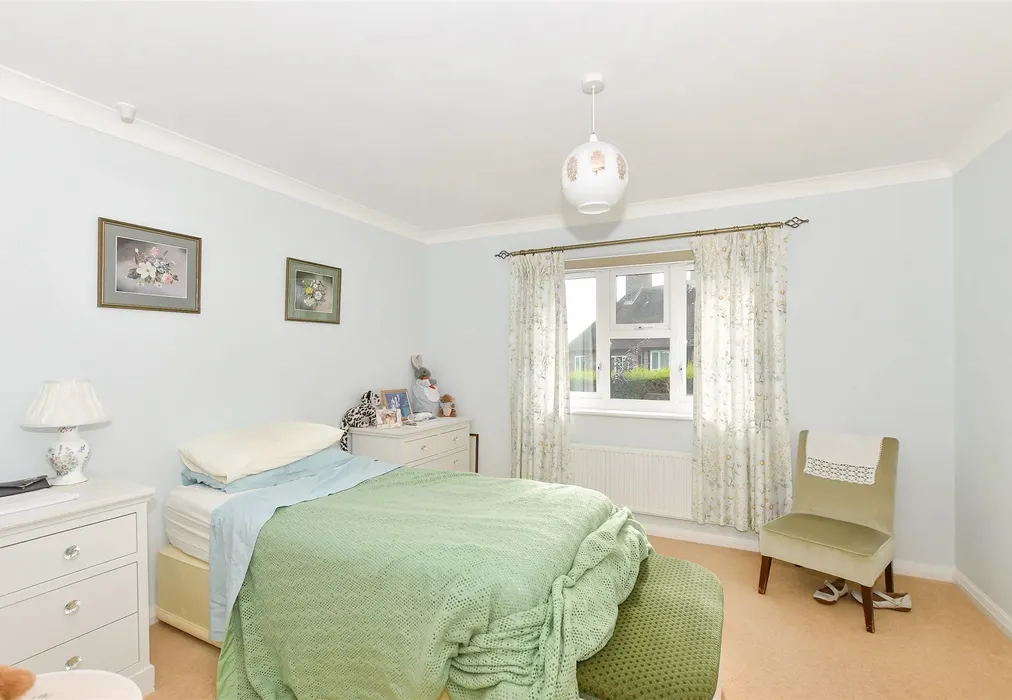 Bedroom - Linden Chase, Uckfield, East Sussex - Wards of Kent