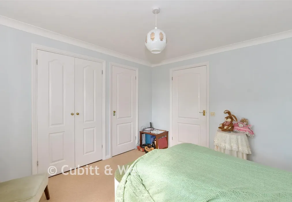 Bedroom - Linden Chase, Uckfield, East Sussex - Wards of Kent