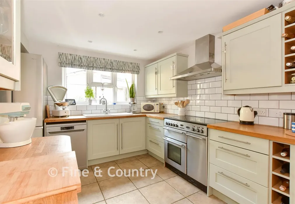 Kitchen - Main Road, Rookley, Isle of Wight - Wards of Kent