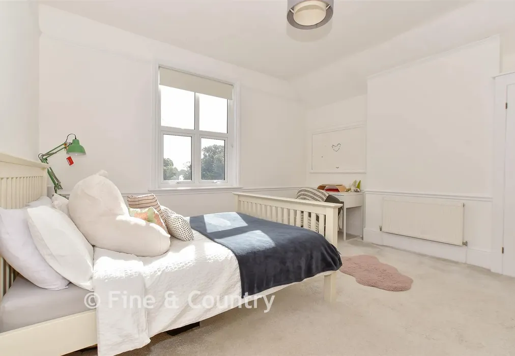 Bedroom 2 - Main Road, Rookley, Isle of Wight - Wards of Kent