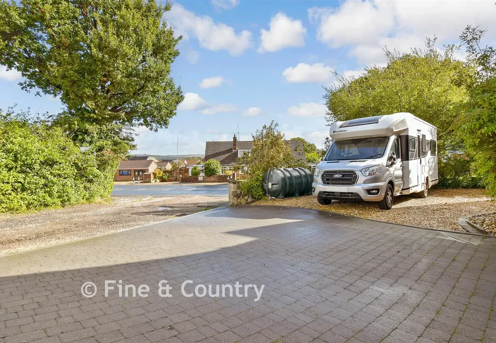 Driveway/Parking - Main Road, Rookley, Isle of Wight - Wards of Kent
