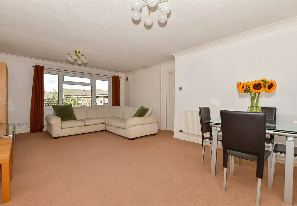 Lounge/Diner - Wheeler Street, Maidstone, Kent - Wards of Kent