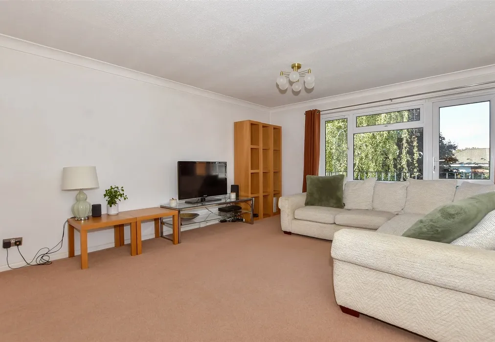 Lounge/Diner - Wheeler Street, Maidstone, Kent - Wards of Kent