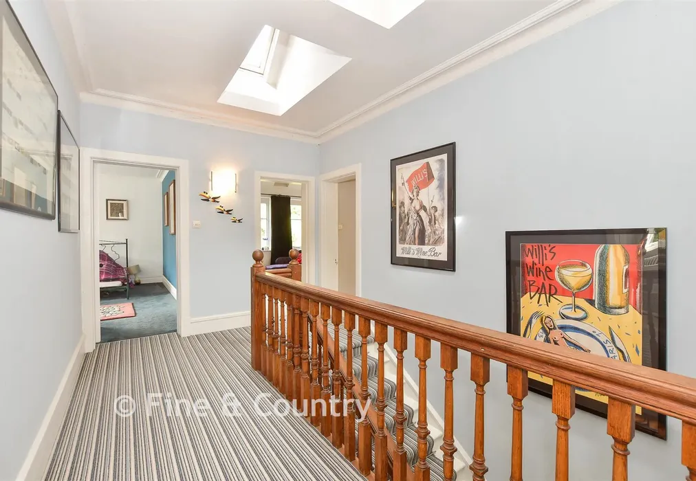 Landing - Ashurst Road, Ashurst, Tunbridge Wells, East Sussex - Wards of Kent