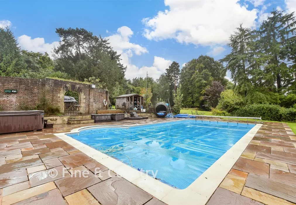 Swimming Pool - Ashurst Road, Ashurst, Tunbridge Wells, East Sussex - Wards of Kent