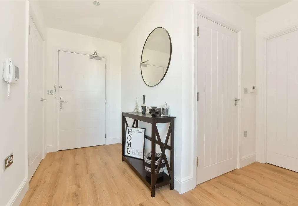 Entrance Hall - Braid Drive, Herne Bay, Kent - Wards of Kent