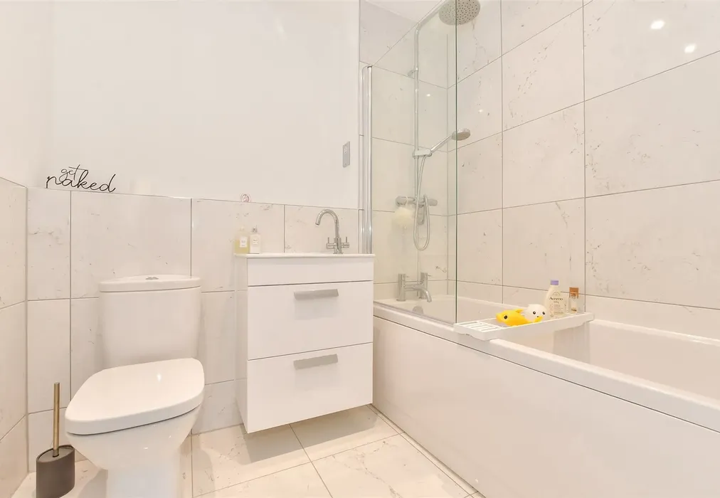 Bathroom - Braid Drive, Herne Bay, Kent - Wards of Kent