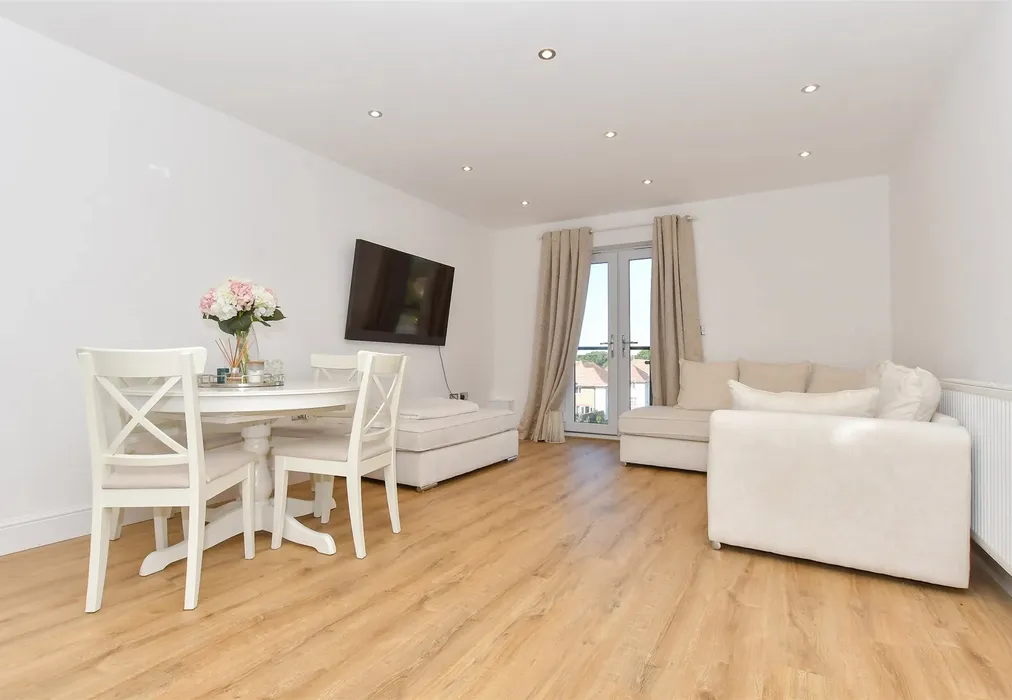 Lounge/ Diner - Braid Drive, Herne Bay, Kent - Wards of Kent
