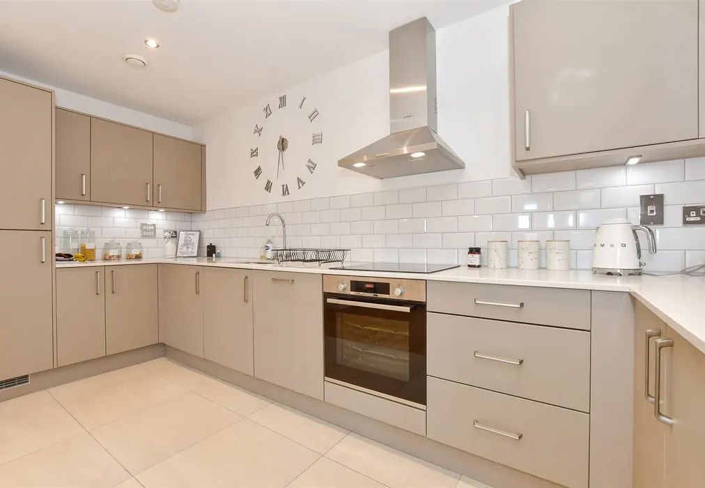 Kitchen - Braid Drive, Herne Bay, Kent - Wards of Kent
