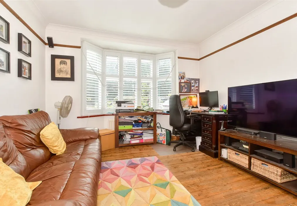 Bedroom 4 - Parsonage Road, Horsham, West Sussex - Wards of Kent