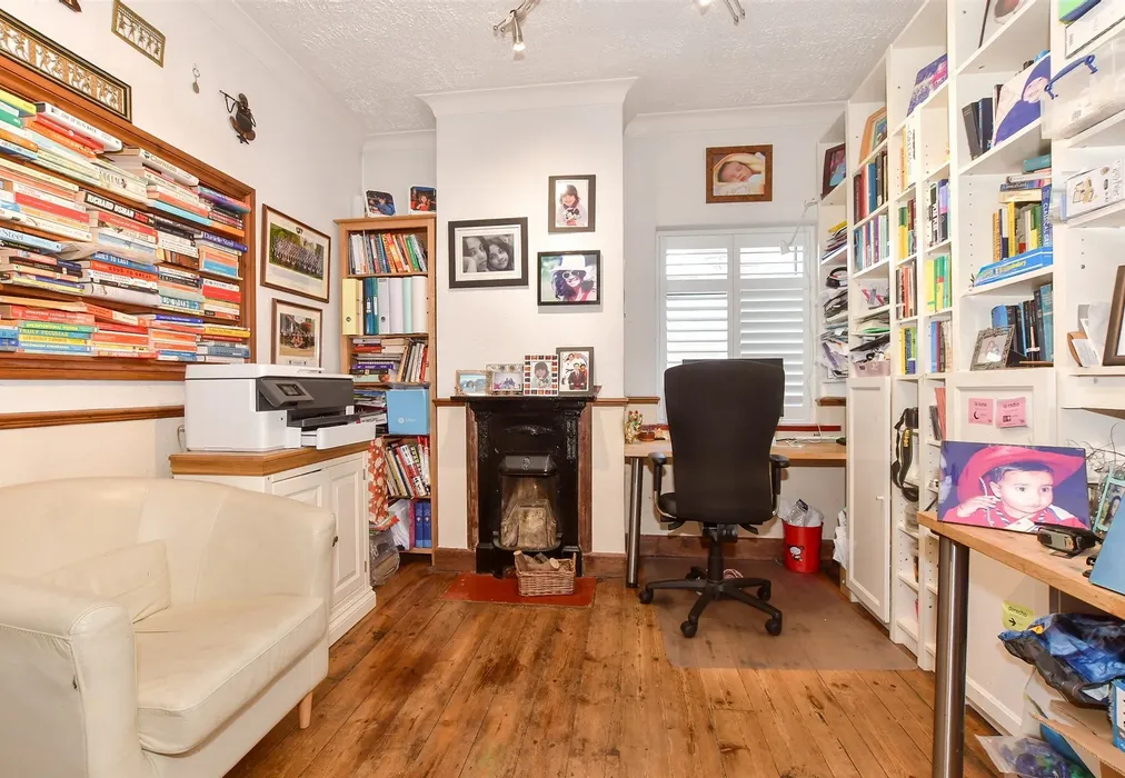 Study - Parsonage Road, Horsham, West Sussex - Wards of Kent