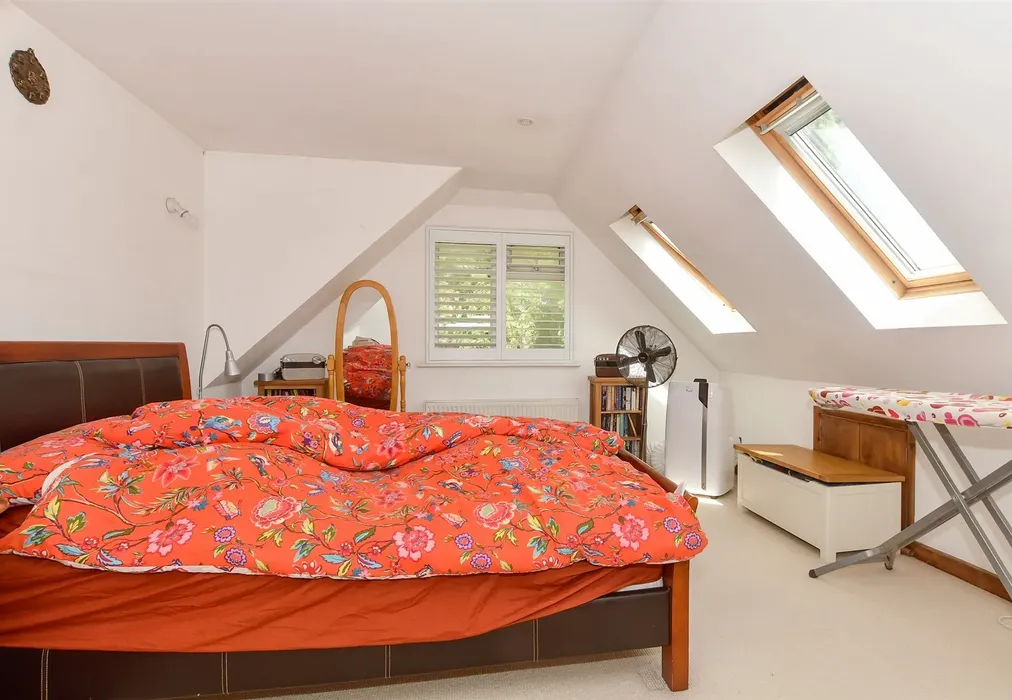 Bedroom 1 - Parsonage Road, Horsham, West Sussex - Wards of Kent