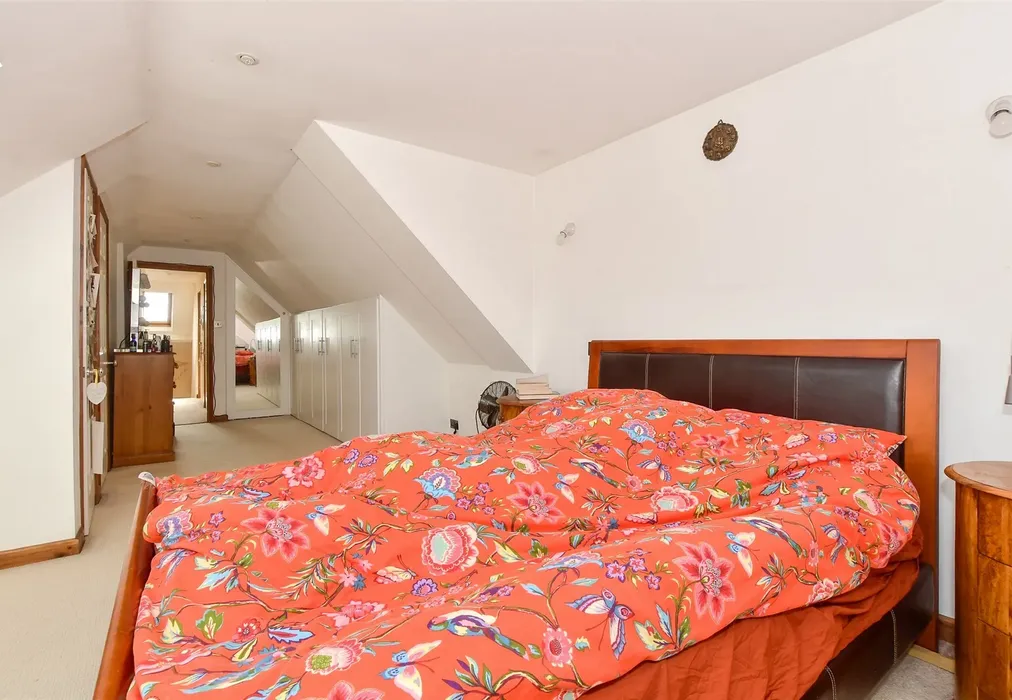 Bedroom 1 - Parsonage Road, Horsham, West Sussex - Wards of Kent