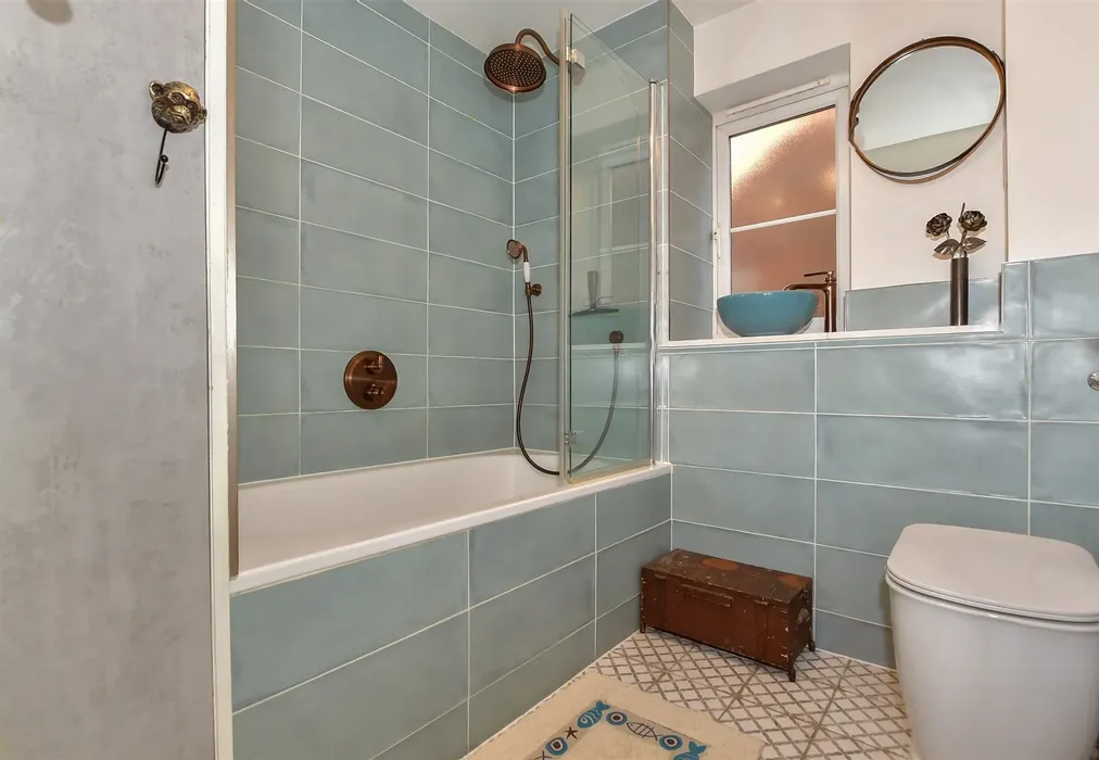 Bathroom - Eccles Row, Eccles, Aylesford, Kent - Wards of Kent