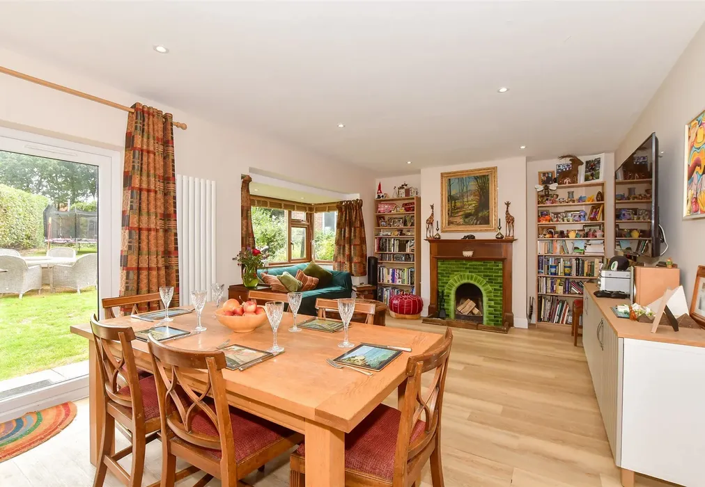 Lounge/Dining Area - St. John's Avenue, Leatherhead, Surrey - Wards of Kent