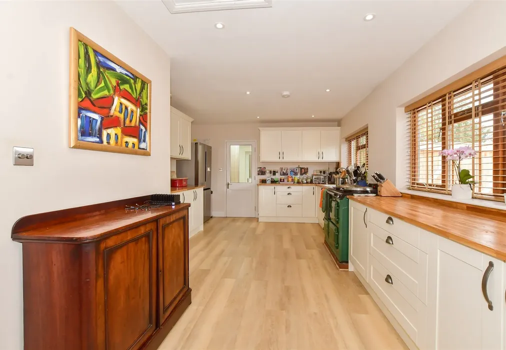 Lounge/Dining Area - St. John's Avenue, Leatherhead, Surrey - Wards of Kent