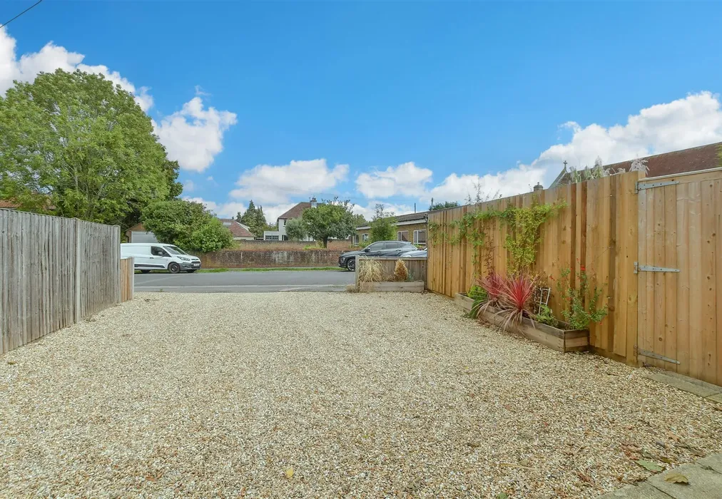 Driveway/Parking - St. John's Avenue, Leatherhead, Surrey - Wards of Kent