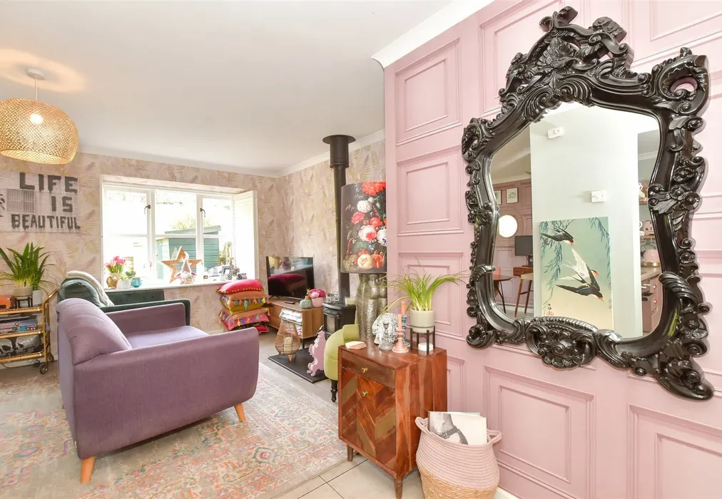 Lounge - Mount Pleasant, Arundel, West Sussex - Wards of Kent