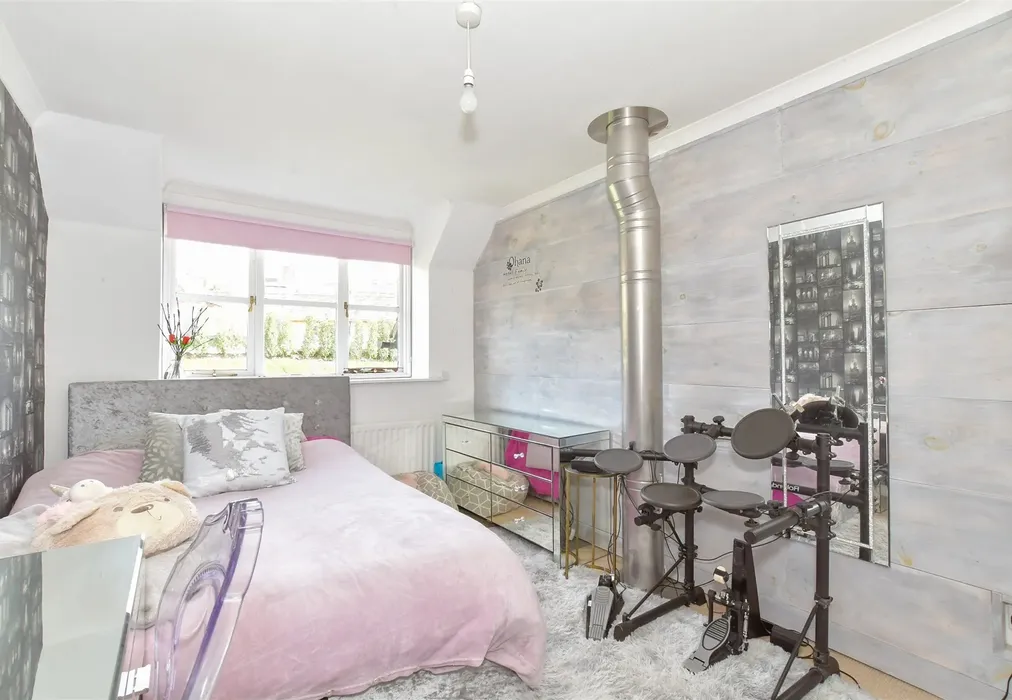 Bedroom 2 - Mount Pleasant, Arundel, West Sussex - Wards of Kent