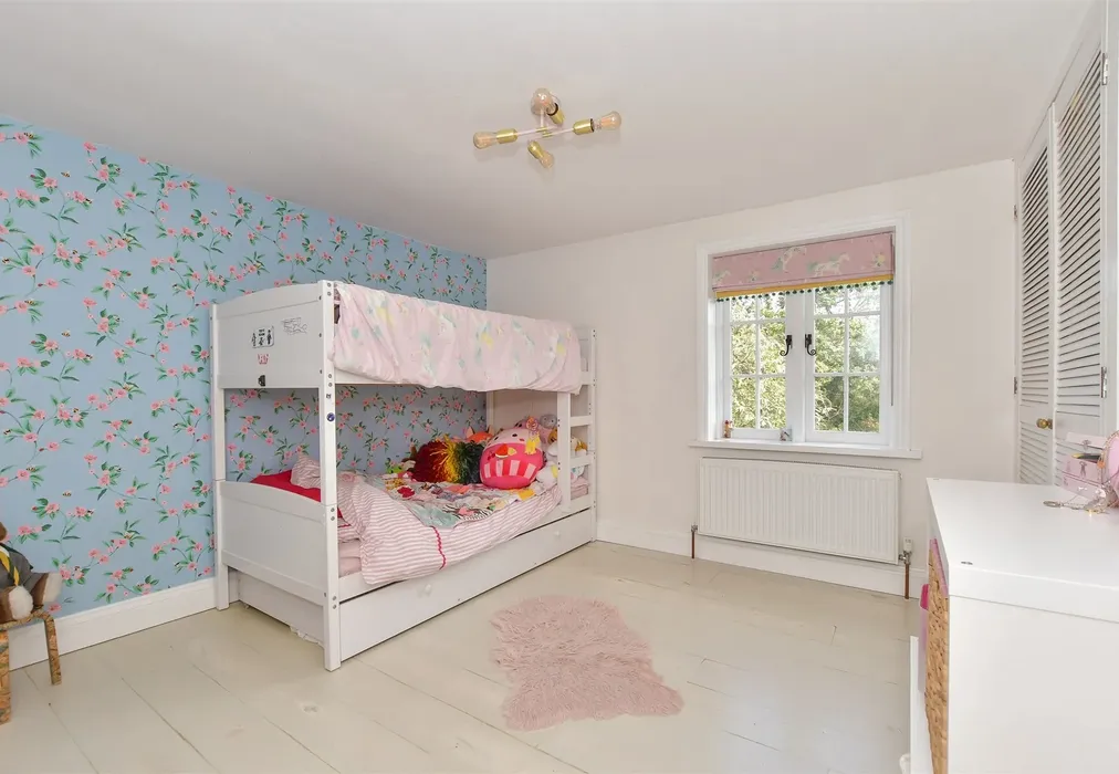 Bedroom 2 - Hunton Road, Chainhurst, Marden, Kent - Wards of Kent