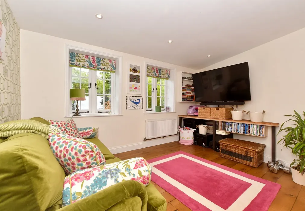 Play Room - Hunton Road, Chainhurst, Marden, Kent - Wards of Kent