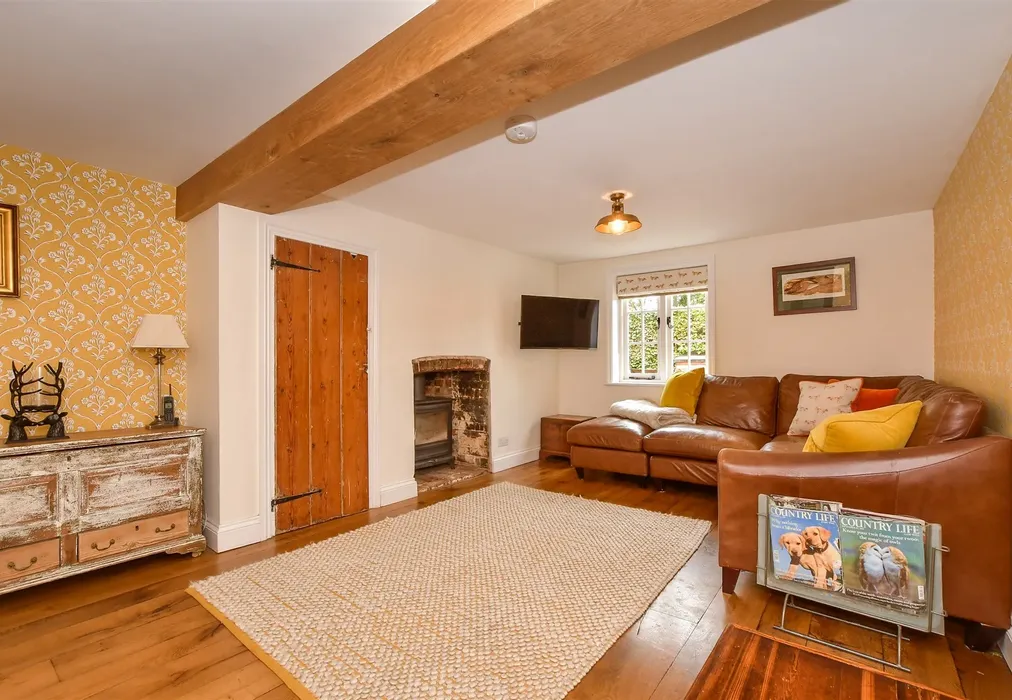 Lounge - Hunton Road, Chainhurst, Marden, Kent - Wards of Kent