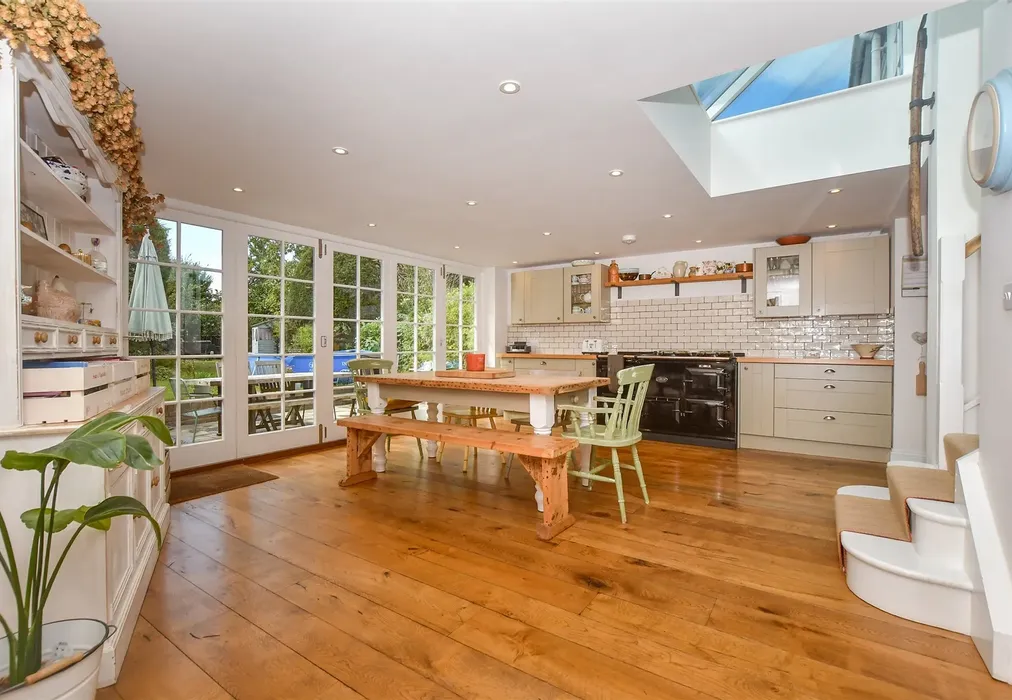 Kitchen Area - Hunton Road, Chainhurst, Marden, Kent - Wards of Kent