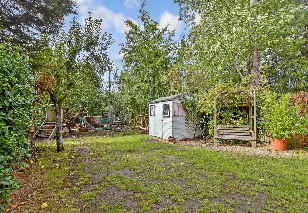 Rear Garden - Hunton Road, Chainhurst, Marden, Kent - Wards of Kent
