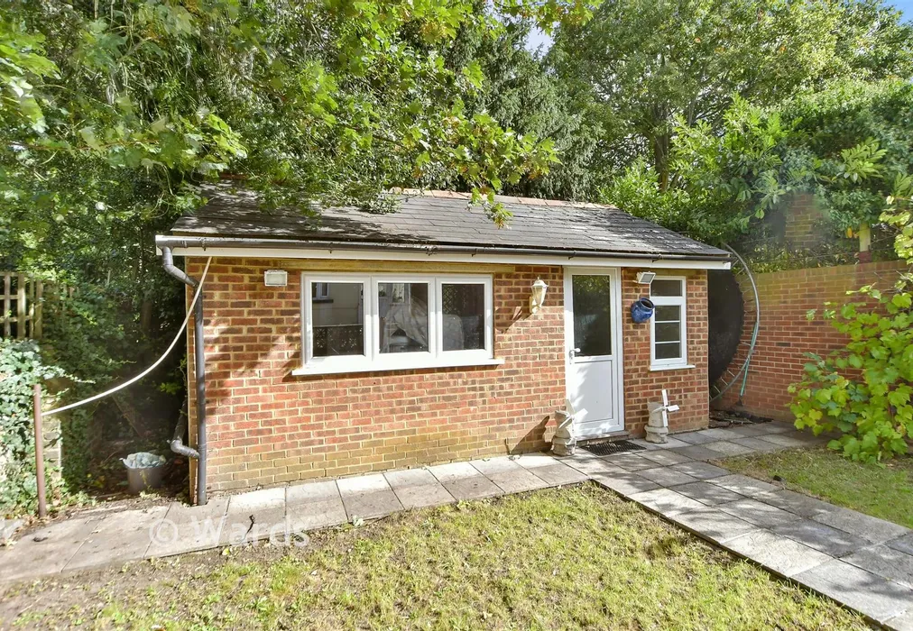 Workshop/Outbuildings - Stuart Road, Gillingham, Kent - Wards of Kent