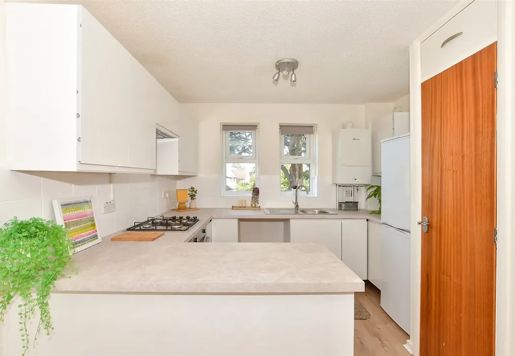 Kitchen/ Diner - Rochester Avenue, Canterbury, Kent - Wards of Kent