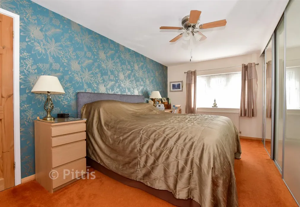 Bedroom 1 - St. Saviour's Road, Totland Bay, Isle of Wight - Wards of Kent
