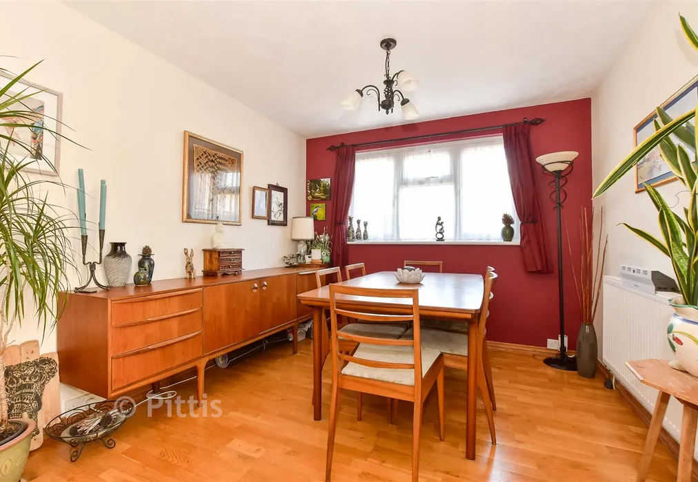 Dining Area - St. Saviour's Road, Totland Bay, Isle of Wight - Wards of Kent