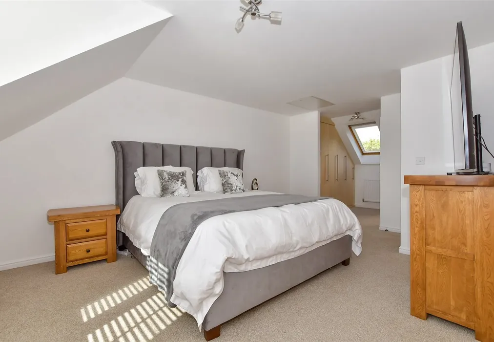 Bedroom 1 - Cantium Place, Snodland, Kent - Wards of Kent
