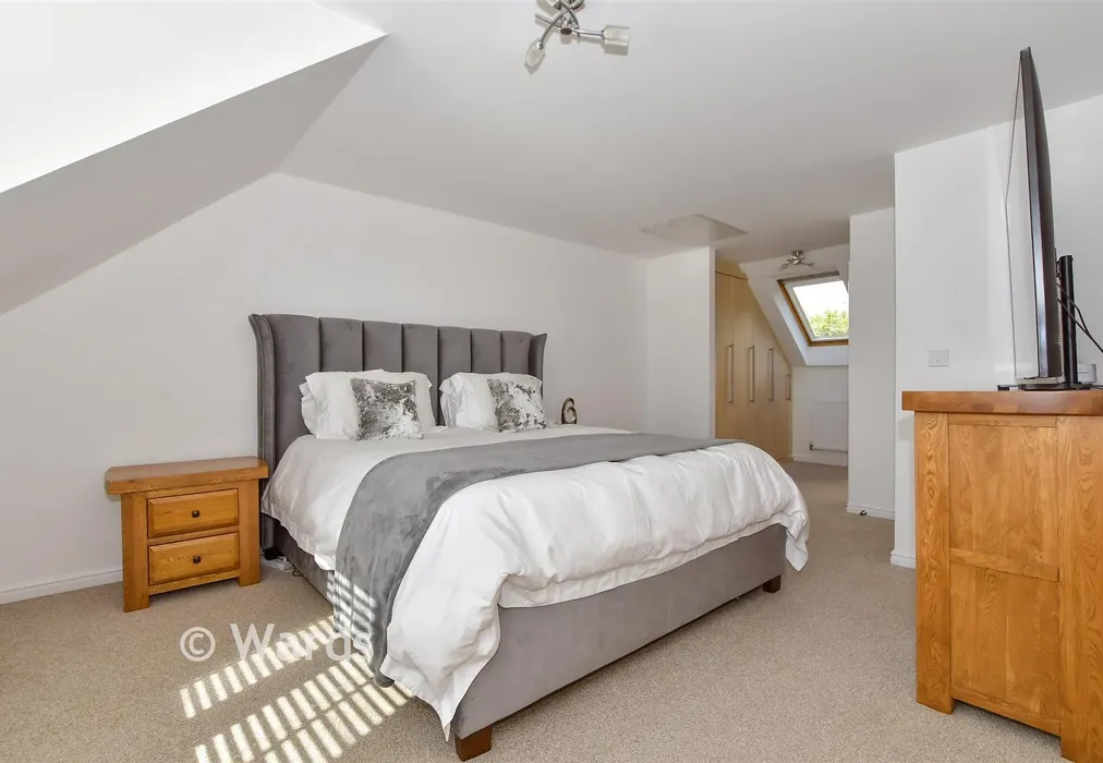 Bedroom 1 - Cantium Place, Snodland, Kent - Wards of Kent