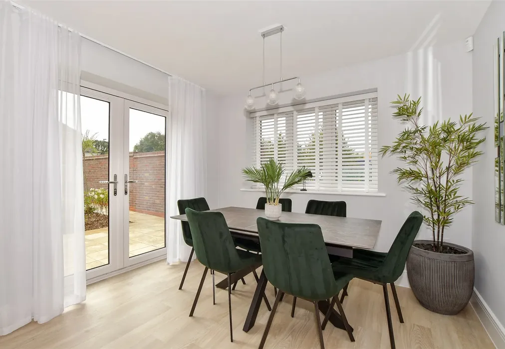 Dining Area Showhome - The Gallops, Sandygate Lane, Lower Beeding, Horsham, West Sussex - Wards of Kent