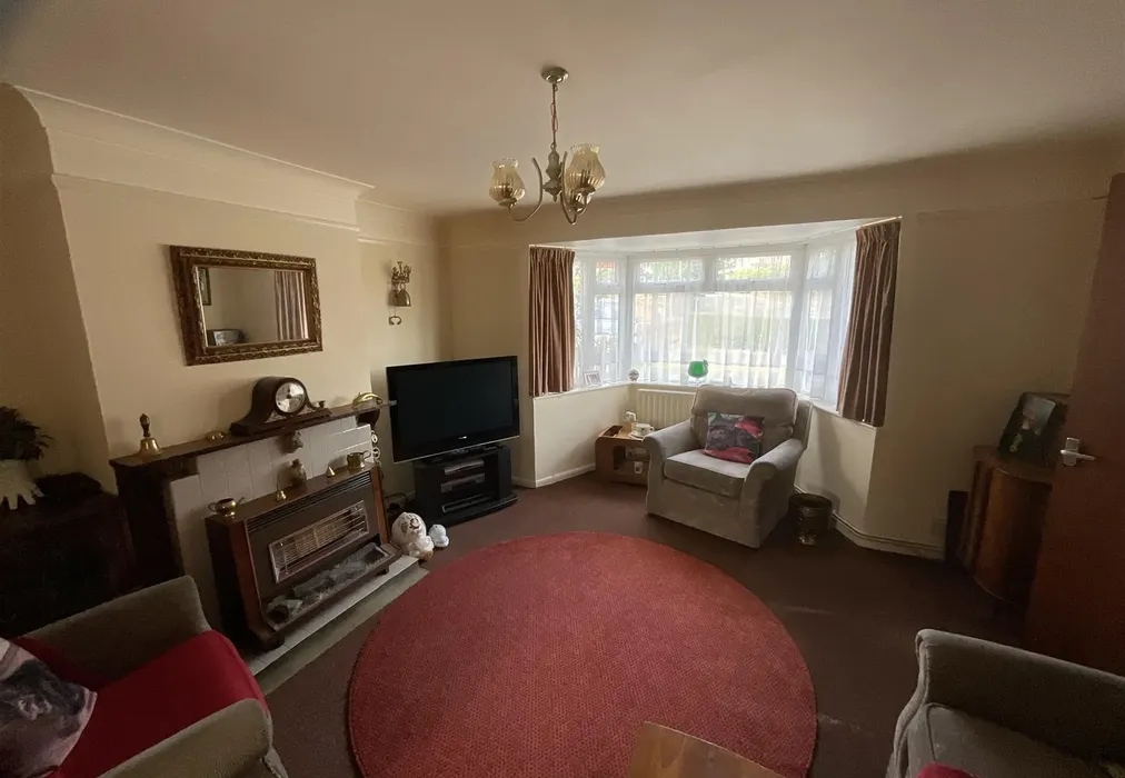 Living Room 3 - Colyers Lane, Erith, Kent - Wards of Kent