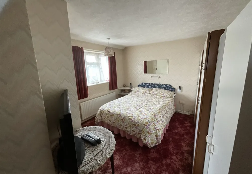 Bedroom - Colyers Lane, Erith, Kent - Wards of Kent