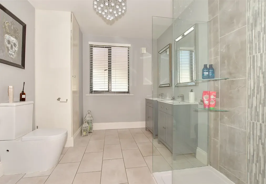 Shower Room - Mickleburgh Avenue, Herne Bay, Kent - Wards of Kent