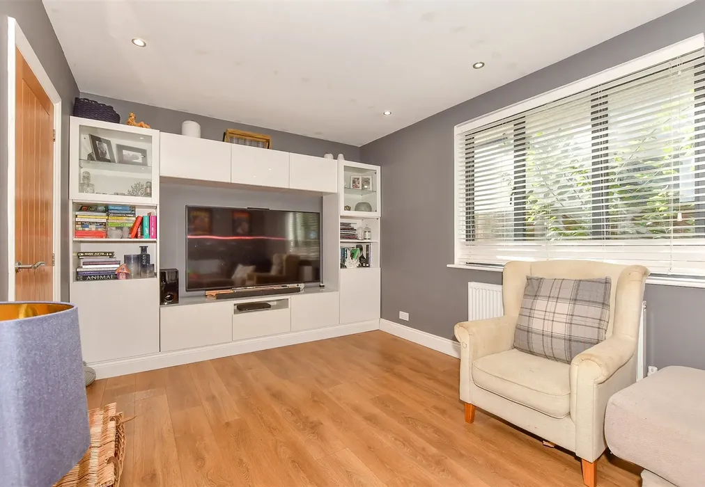 Lounge - Mickleburgh Avenue, Herne Bay, Kent - Wards of Kent