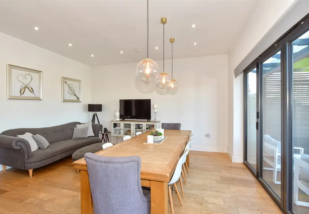 Kitchen/ Diner - Mickleburgh Avenue, Herne Bay, Kent - Wards of Kent