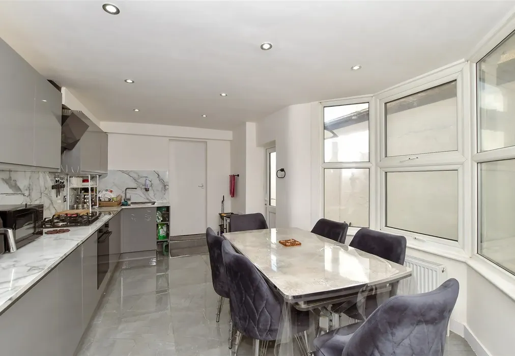 Kitchen/ Breakfast Room - Farmilo Road, Walthamstow - Wards of Kent