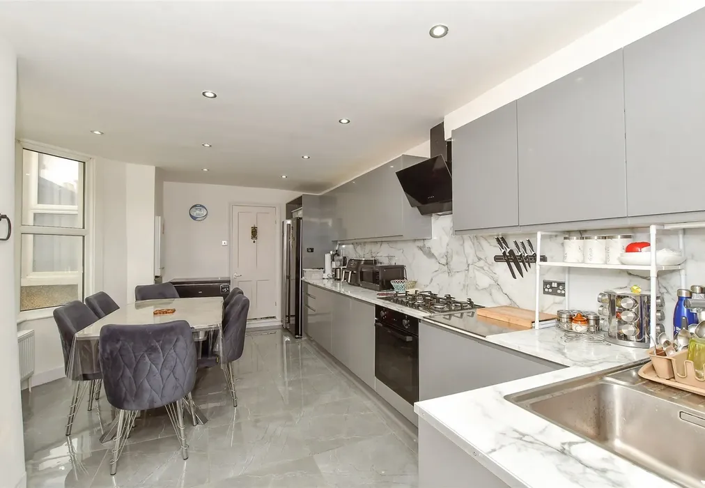 Kitchen/ Breakfast Room - Farmilo Road, Walthamstow - Wards of Kent