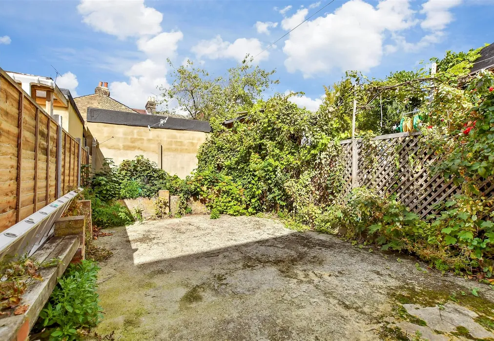 Rear Garden - Farmilo Road, Walthamstow - Wards of Kent