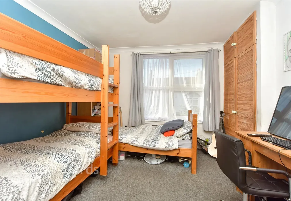 Bedroom 1 - Coronation Road, Sheerness, Kent - Wards of Kent