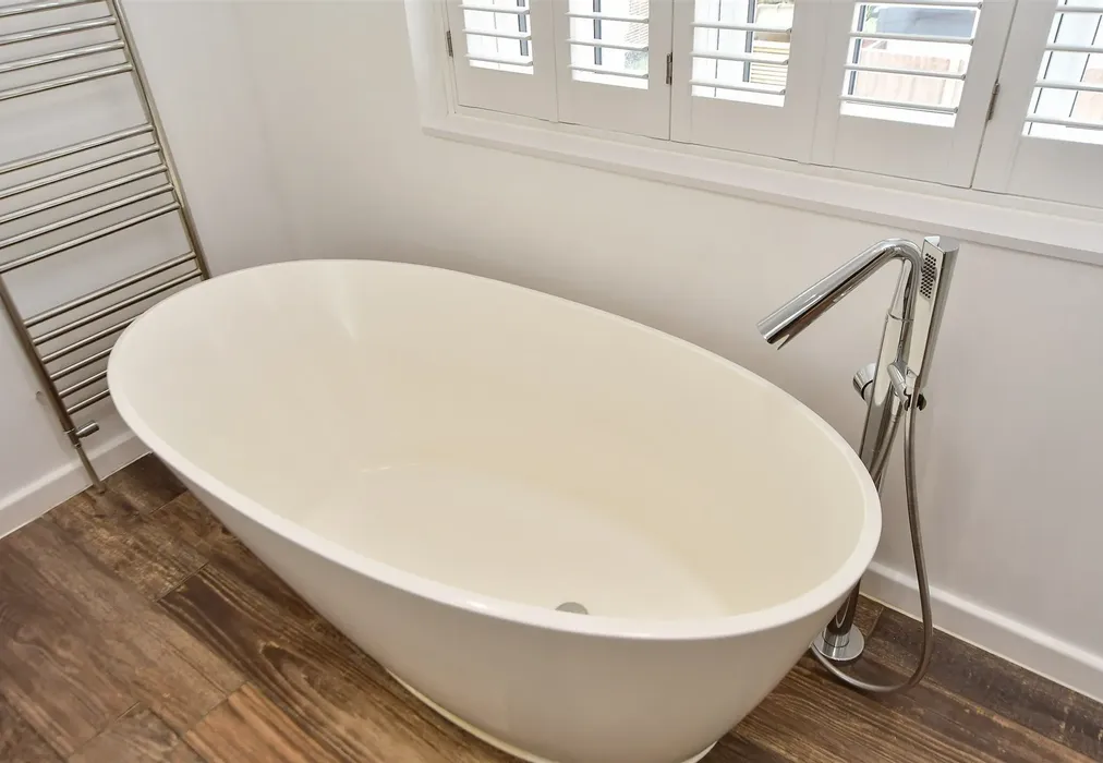 Internal Feature - The Street, Horton Kirby, Kent - Wards of Kent
