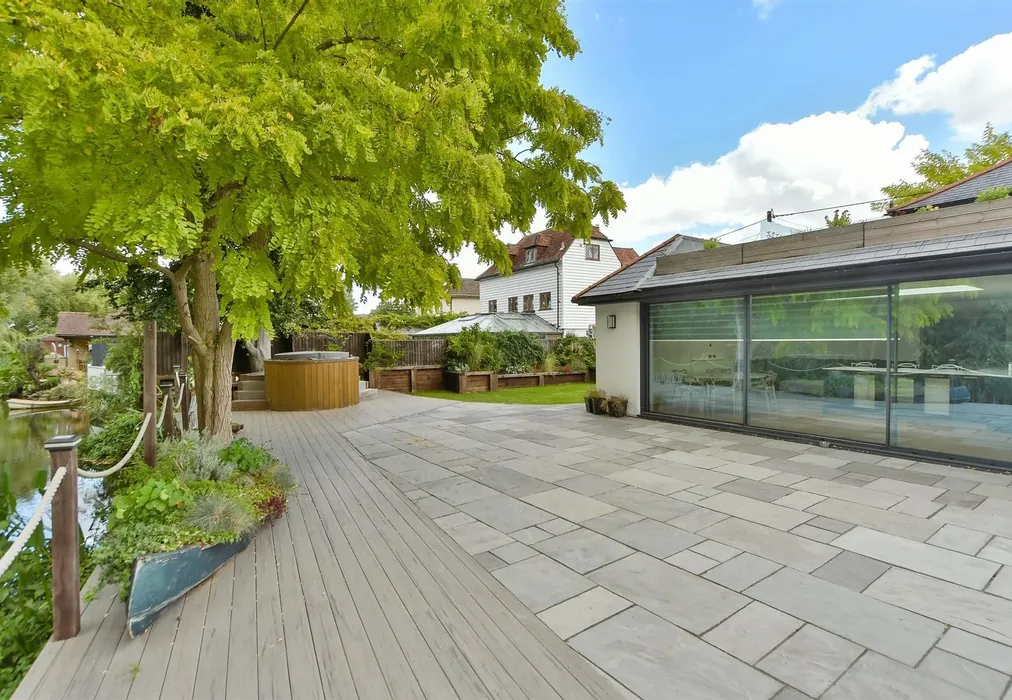 Rear Garden - The Street, Horton Kirby, Kent - Wards of Kent