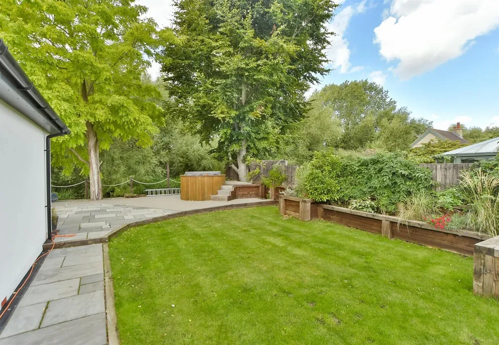 Rear Garden - The Street, Horton Kirby, Kent - Wards of Kent